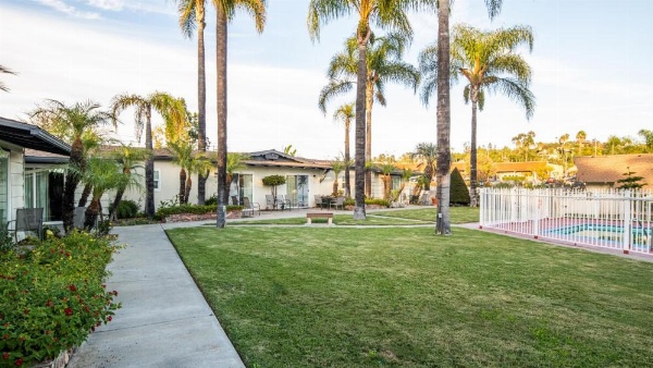 Fallbrook Country Inn image 17