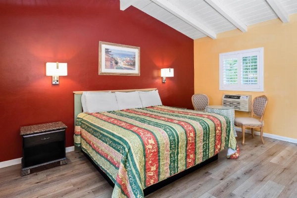 Fallbrook Country Inn image 31