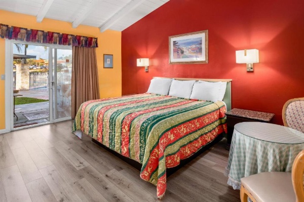 Fallbrook Country Inn image 34